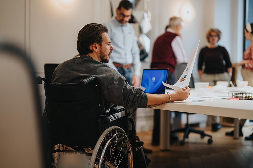 A disabled veteran learning about Readiness and Employment (VR&E).